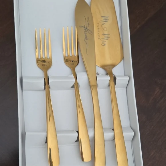 Gold Mr & Mrs Cutlery Set - Picture 2 of 2